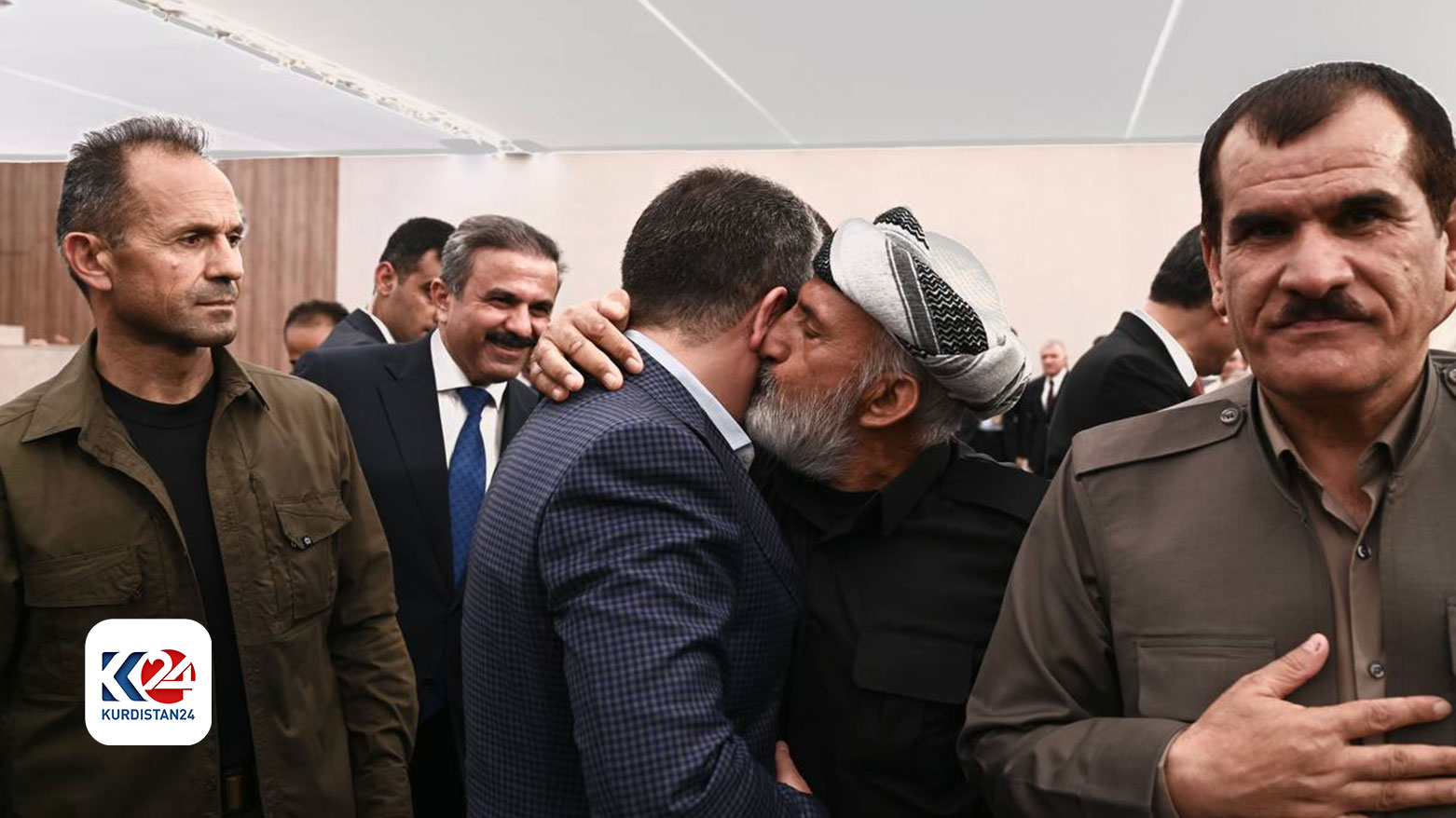PM and public (Photo: Kurdistan 24)
